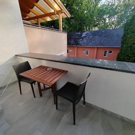 Bed & Breakfast Panzio Balatonlelle