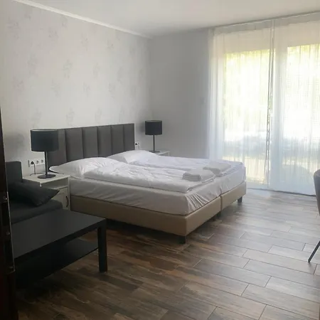 Panzio Bed & Breakfast Balatonlelle