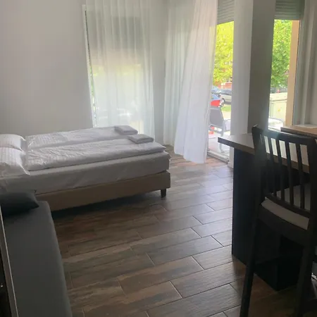 Panzio Bed & Breakfast Balatonlelle
