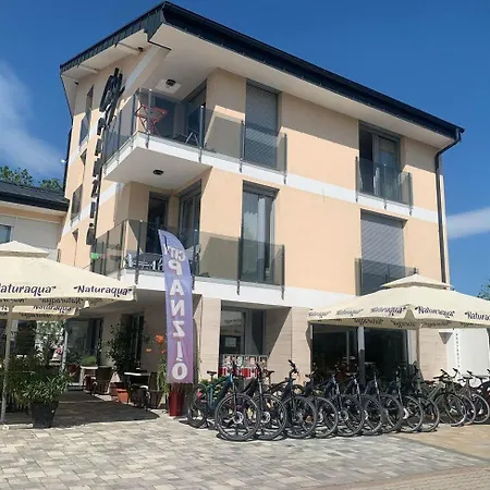 Panzio * Balatonlelle