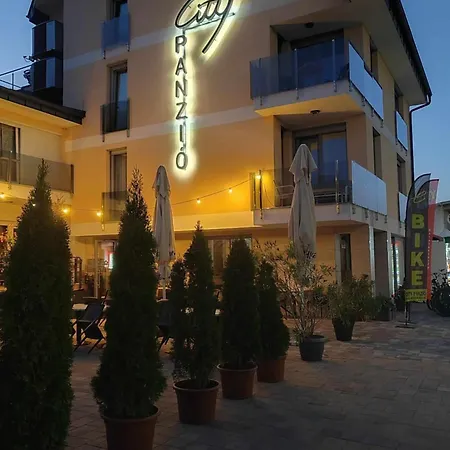 Panzio Bed & Breakfast *