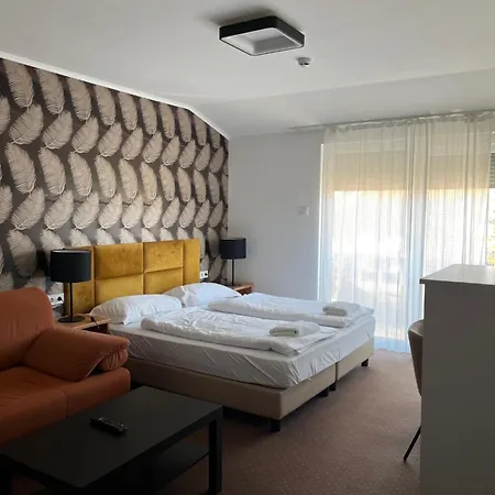 Bed & Breakfast Panzio Balatonlelle