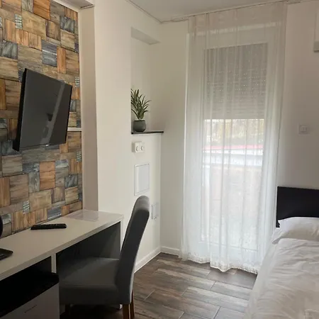 Panzio Bed & Breakfast Balatonlelle
