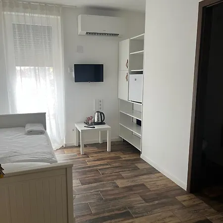 Bed & Breakfast Panzio Balatonlelle