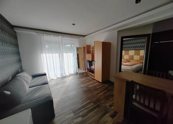 Panzio * バラトンレッレ