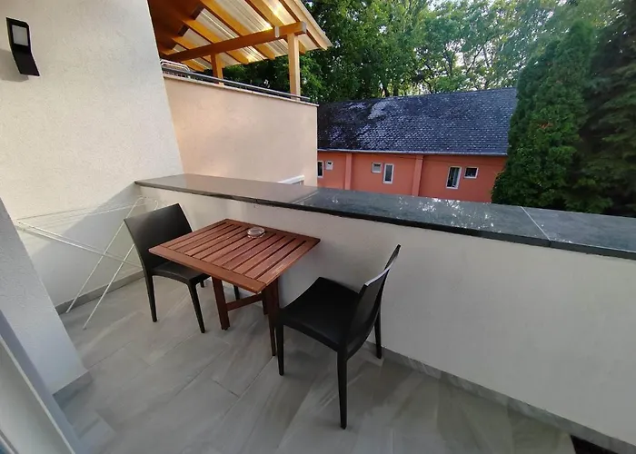 Bed & Breakfast Panzio Balatonlelle