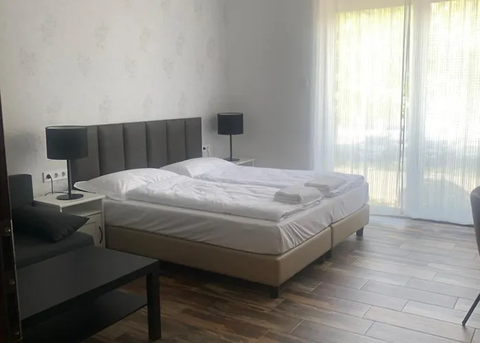 Panzio Bed & Breakfast Balatonlelle