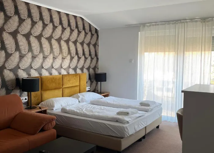 Bed & Breakfast Panzio Balatonlelle